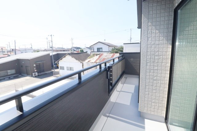 郡山市小原田3丁目　　　　２号棟　　　小原田小学校、小原田中学区のバルコニー