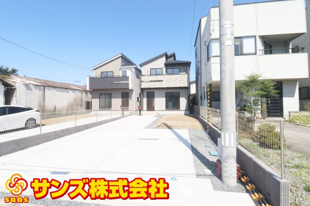 郡山市小原田3丁目　　　　２号棟　　　小原田小学校、小原田中学区の外観|南東側から見た駐車場を含む外観♪