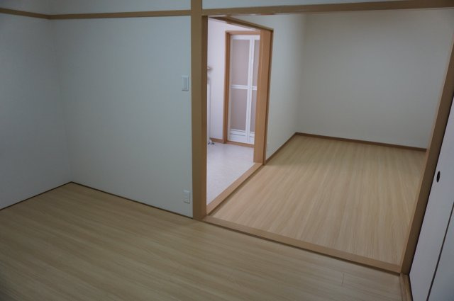 白梅マンションの洋室