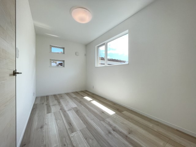 八戸市江陽1丁目　A棟の洋室