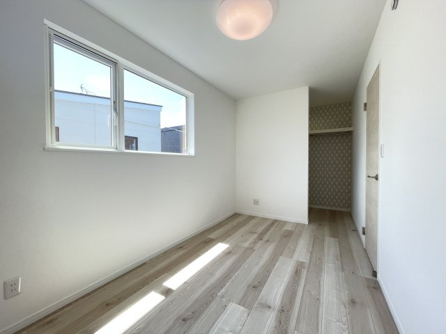 八戸市江陽1丁目　A棟の洋室