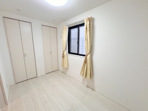 大田区下丸子戸建の内装|サービスルーム4.3帖