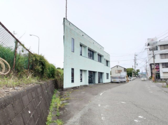 売中古店舗事務所　静岡市駿河区西脇の外観|南東側前面道路は幅員6ｍ、間口は31.2ｍです！