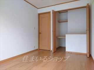 グッディ亀山Aの寝室|クローゼット