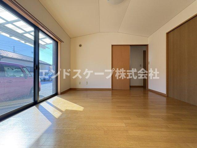 藤塚町戸建ての居間・リビング|高崎、前橋のお部屋探しはエンドスケープまで！お客様の理想お聞かせ下さい♪