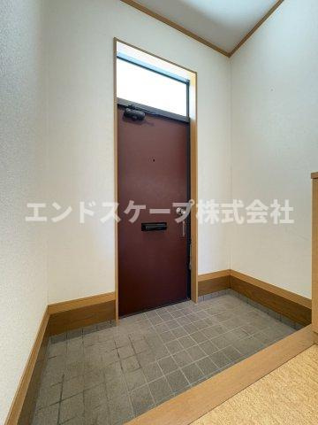 藤塚町戸建ての玄関|高崎、前橋のお部屋探しはエンドスケープまで！お客様の理想お聞かせ下さい♪