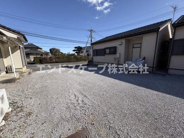 藤塚町戸建ての駐車場|高崎、前橋のお部屋探しはエンドスケープまで！お客様の理想お聞かせ下さい♪