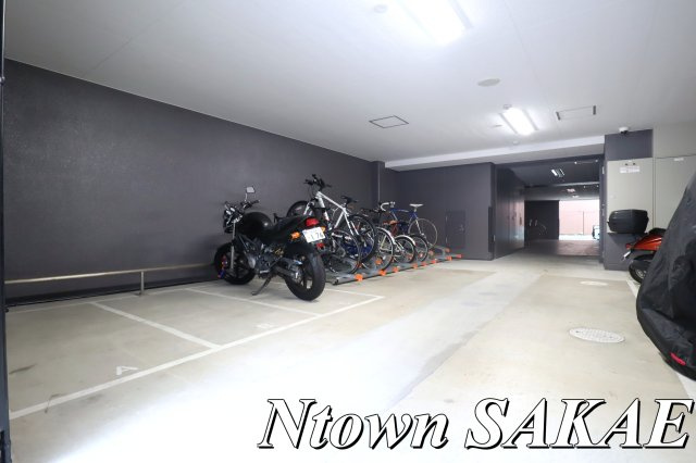 【駐車場】 | プレサンスTHE久屋大通レジェンド | 駐車場があるので、車を買う予定の方も安心です