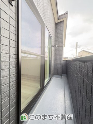 【バルコニー】 | ワイウッドコート古河市西牛谷第4期　 | 一度にたくさんのお洗濯物を外干し可能な広々バルコニー☆
