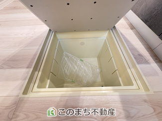 【キッチン】 | ワイウッドコート古河市西牛谷第4期　 | あると便利！！床下収納☆