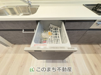【キッチン】 | ワイウッドコート古河市西牛谷第4期　 | 食器洗浄乾燥機付きで時短家事を可能にします☆