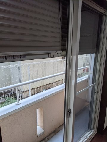 三鷹市大沢６丁目のアパートのバルコニー