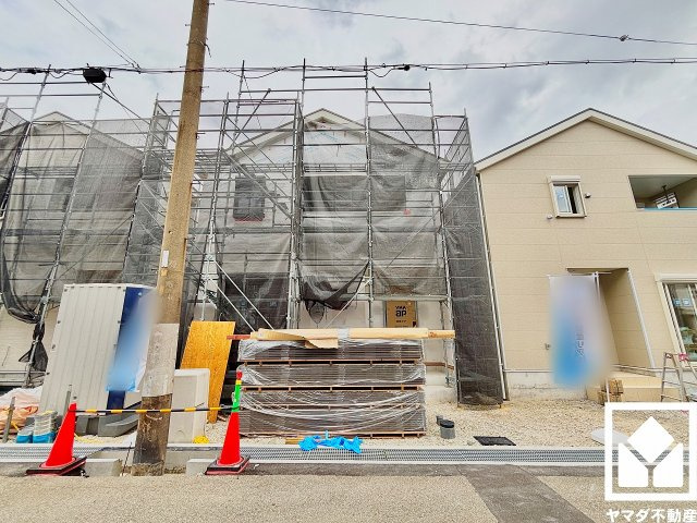 尼崎市高田町第1の外観|「ローソン尼崎高田町店」まで徒歩2分、「セブンイレブン尼崎額田町店」まで徒歩4分、「やまや尼崎額田店」まで徒歩6分など、他にもお買い物施設が徒歩圏内に複数あり便利な住環境です。