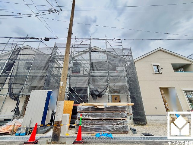 尼崎市高田町第1の外観|トイレが1階と2階にあるので、朝の忙しい時間帯も混雑を避けられます。