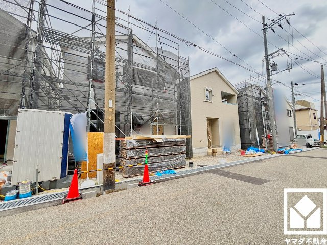 尼崎市高田町第1の外観|南向きバルコニーで陽当たり、風通し良好。たっぷりの洗濯物も気持ちよく乾きます。