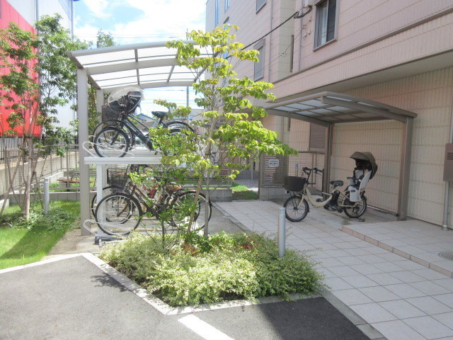 Ａｕｂｅｒｇｅ　Ｅｎｎ　Ｂのその他共用部分|★植栽がある綺麗な共用部★