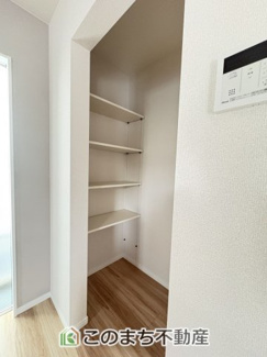 【収納】 | ワイウッドコート古河市西牛谷第4期　 | キッチンには食器の収納に便利なパントリーがございます☆