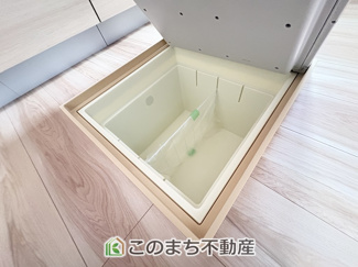 【キッチン】 | ワイウッドコート古河市西牛谷第4期　 | あると便利！！床下収納☆