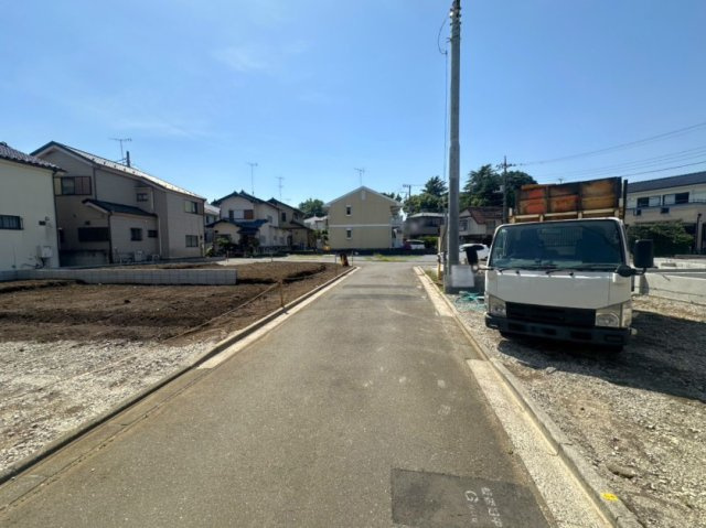 【前面道路含む現地写真】 | ふじみ野市長宮2丁目　新築一戸建住宅　全2棟　(ふじみ野店) | 公園が多く緑豊かな住宅地でのびのびとした暮らしを実現。