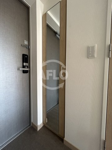 meetMe梅田西（ミートミー梅田西）の収納|meetⅯe梅田西（ミートミー梅田西）　鏡付きシューズボックス