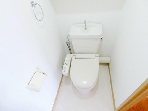 ピア白水ケ丘のトイレ|トイレ（温水洗浄便座・手洗い付き）、
とても綺麗で清潔感があります♪