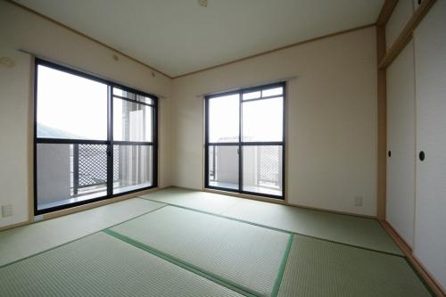 ピア白水ケ丘の和室|リラックス効果で温かみと柔らかさを兼ね備えた和室です♪