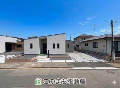 【駐車場】 | ワイウッドコート筑西市幸町第1期 3号棟 | お車を並列で2台駐車可能です☆

