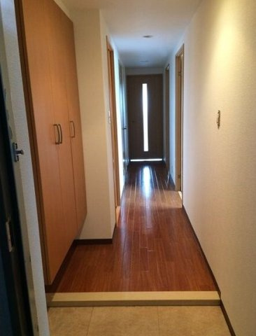 パインプロスの玄関