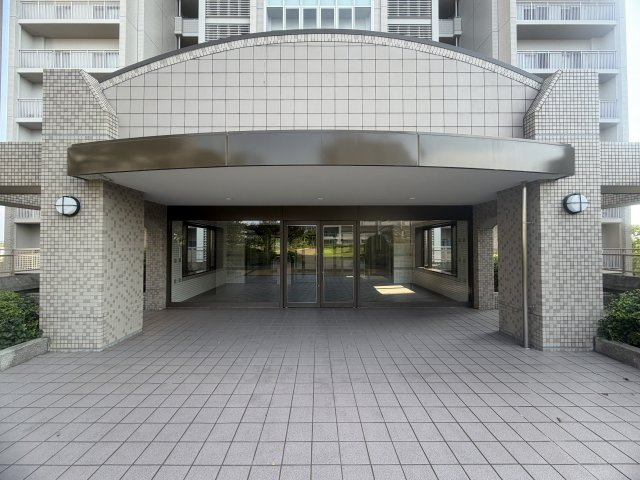 オークスクエア西神中央７番館のエントランス