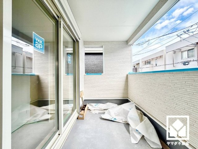 尼崎市高田町第1の外観|広々17帖のLDKが魅力。家族全員がリラックスできる、ゆったりとした快適リビングで温かい団らんの時間を。