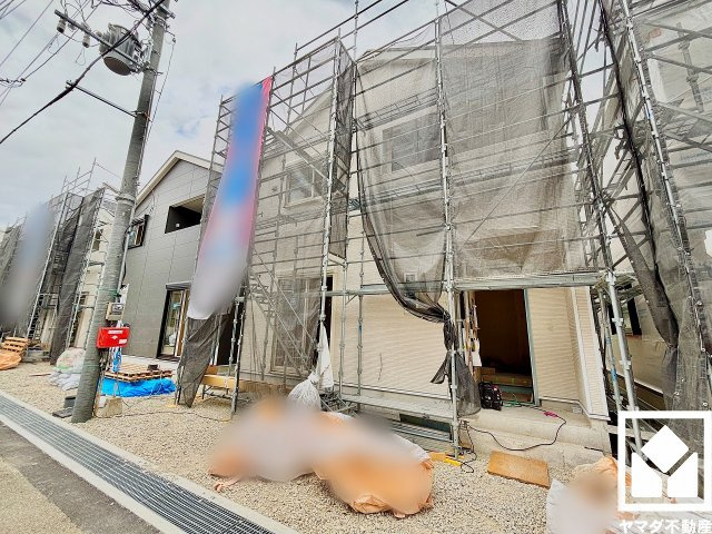 尼崎市高田町第1の外観|阪急神戸本線「園田」駅まで徒歩19分、JR東西線「加島」駅まで徒歩29分の立地。2沿線利用可能で、毎日の通勤・通学だけでなく、休日のお出かけまで利便性に優れています。