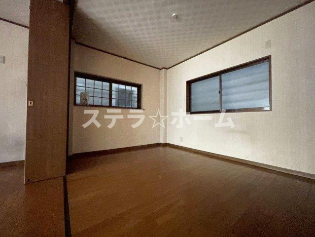 新森6 中古戸建の洋室|使い勝手のいい洋室です