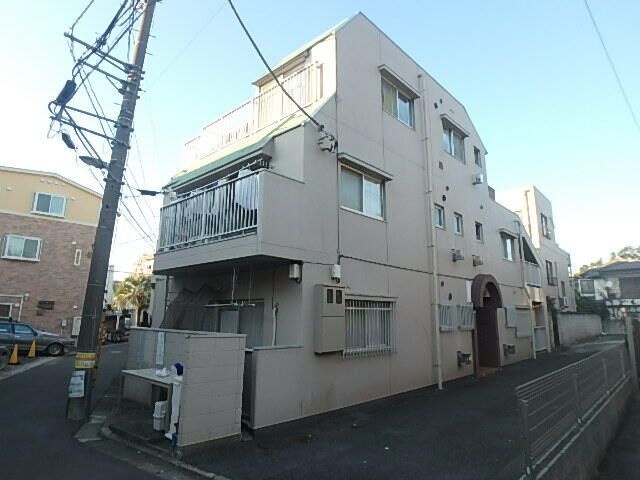 シャトー奥村の外観