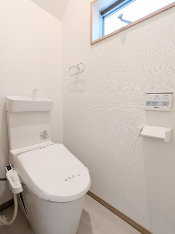 葛飾区西新小岩５丁目の戸建のトイレ|～1階トイレ写真～
