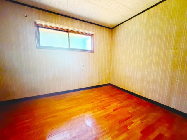 かすみがうら下稲吉の古家有。店舗付き中古住宅の洋室
