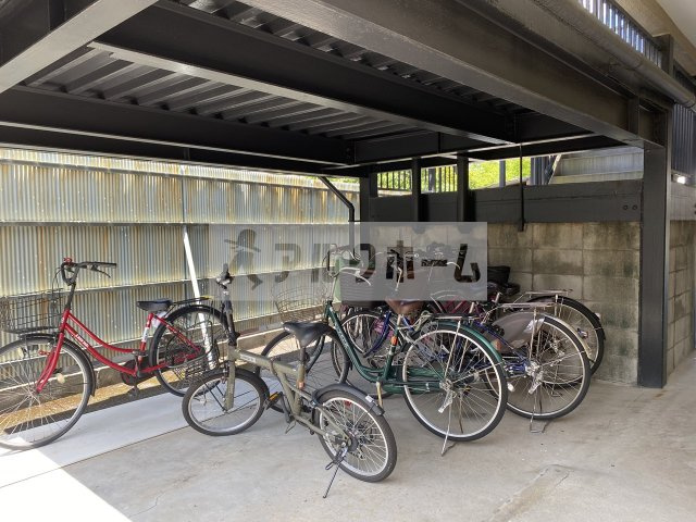 シティハイツ本町のその他共用部分|シティハイツ本町　自転車置き場
