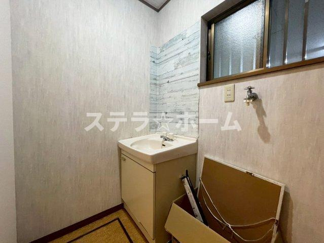 中宮4 中古戸建の独立洗面台|独立洗面台、朝の身支度には欠かせません