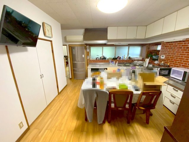 美保関町片江中古戸建のキッチン|ダイニングルームの写真になります。