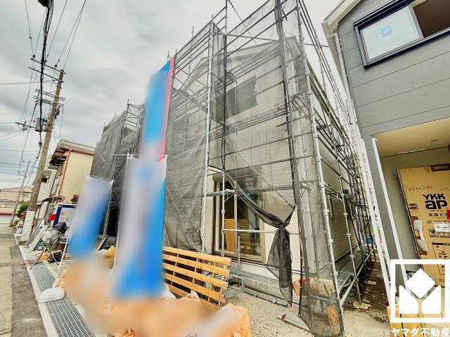 尼崎市高田町第1の外観|阪急神戸本線「園田」駅まで徒歩19分、JR東西線「加島」駅まで徒歩29分の立地。2沿線利用可能で、毎日の通勤・通学だけでなく、休日のお出かけまで利便性に優れています。