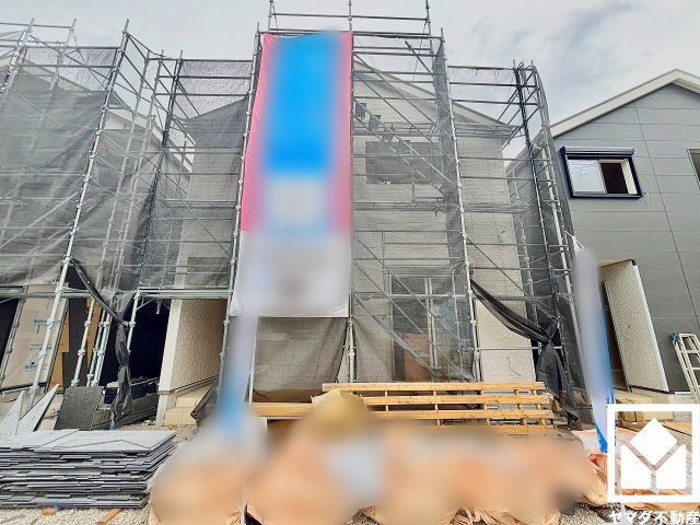 尼崎市高田町第1の外観|ブランコやすべり台、見通しが良くお子様を見守りやすい広場を備えた「高田市住子ども広場」まで徒歩1分（約66m）で、子育て世帯の方にもお勧めです。天気の良い日や隙間時間にも気軽に利用できる距離感です。