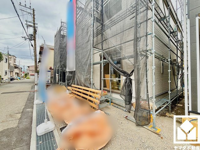 尼崎市高田町第1の外観|収納力豊富な約1.8帖のウォークインクローゼット付き。お洋服はもちろん、スーツケースなどの大物もしっかり収納できます。