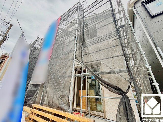 尼崎市高田町第1の外観|2階ホールにも収納スペースがあり、住空間を広々お使いいただけます。日用品のストックなどもすっきり片付きます。