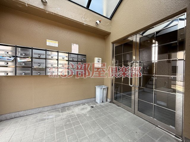 アザレアハイツ葉山のエントランス|建物の内部です