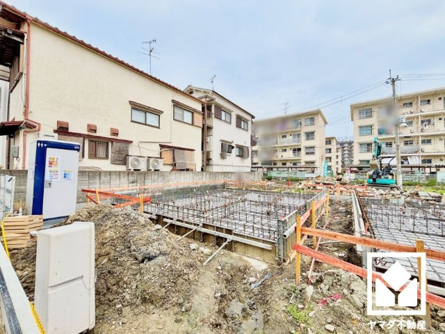 尼崎市高田町第1の外観|「ローソン尼崎高田町店」まで徒歩2分、「セブンイレブン尼崎額田町店」まで徒歩4分、「やまや尼崎額田店」まで徒歩6分など、他にもお買い物施設が徒歩圏内に複数あり便利な住環境です。