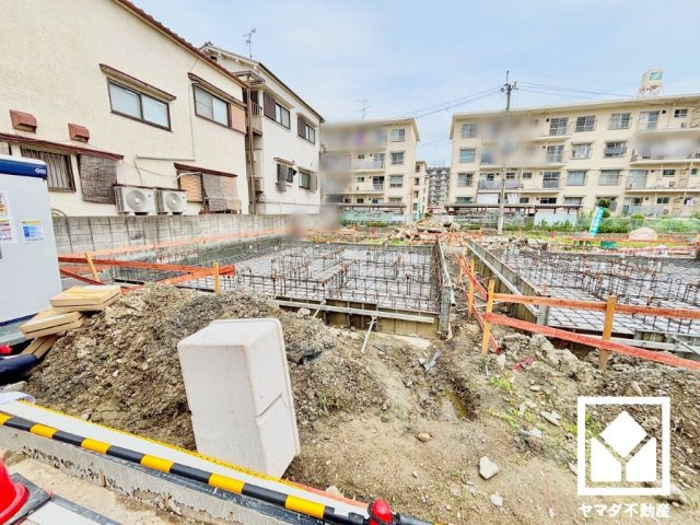 尼崎市高田町第1の外観|キッチン横には窓がございますので、昼間は手元が明るく、お料理がはかどります。