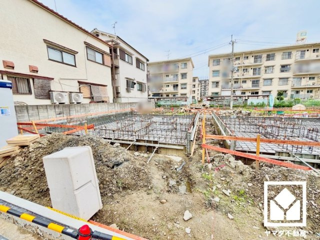 尼崎市高田町第1の外観|収納力豊富な約1.5帖のウォークインクローゼット付き。お洋服はもちろん、スーツケースなどの大物もしっかり収納できます。
