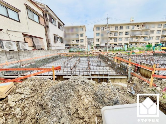 尼崎市高田町第1の外観|タタミコーナーや1階ホールにも収納スペースがあり、住空間を広々お使いいただけます。日用品のストックなどもすっきり片付きます。