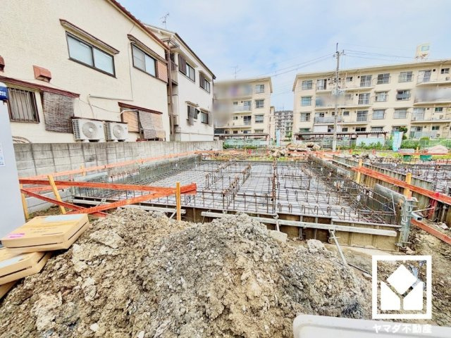 尼崎市高田町第1の外観|ZEH水準の優れた断熱・省エネ性能を備えており、毎日の冷暖房効率を高めます。日々の暮らしに安心感をもたらす、気密性の高い住まいです。