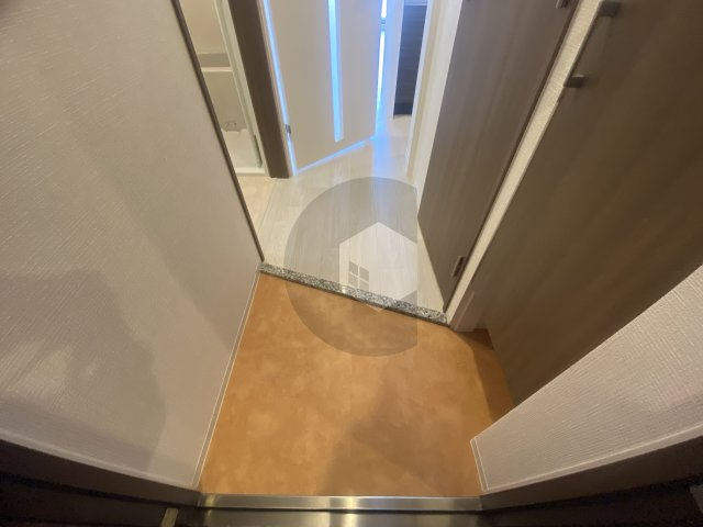 Luxe玉造南の玄関