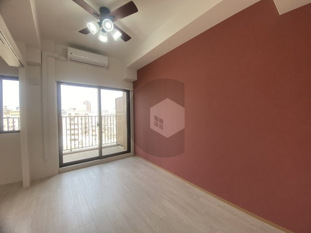 Luxe玉造南の洋室